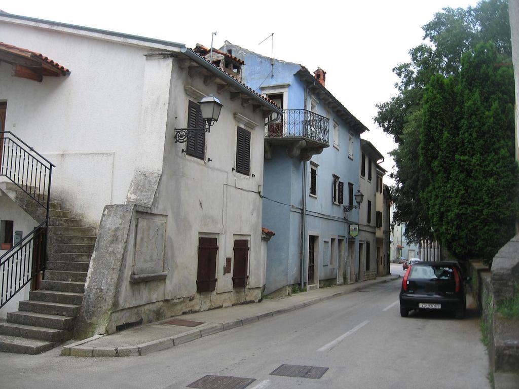 Apartments Alen Pazin Buitenkant foto